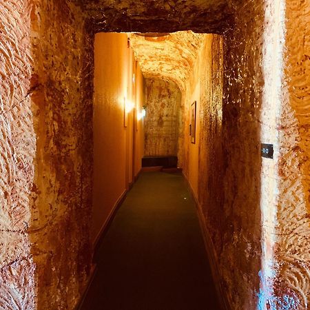 Desert Cave Hotel Coober Pedy Exterior photo