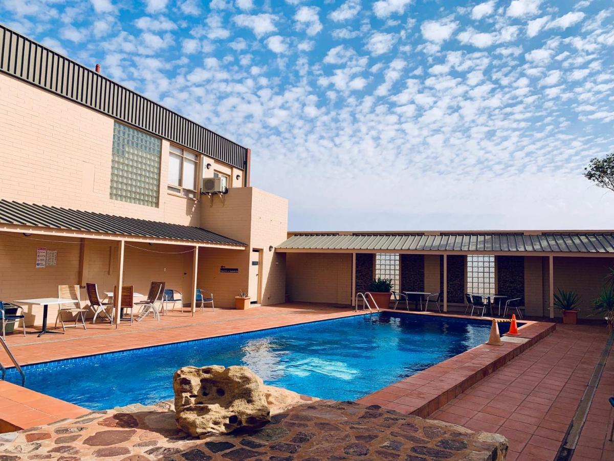 Desert Cave Hotel Coober Pedy Exterior photo